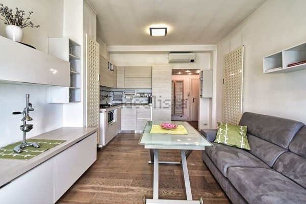 appartamento in vendita a Milano in zona Isola