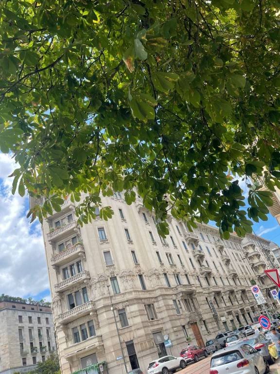 appartamento in vendita a Milano in zona Guastalla
