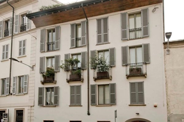 appartamento in vendita a Milano in zona Sant'Ambrogio