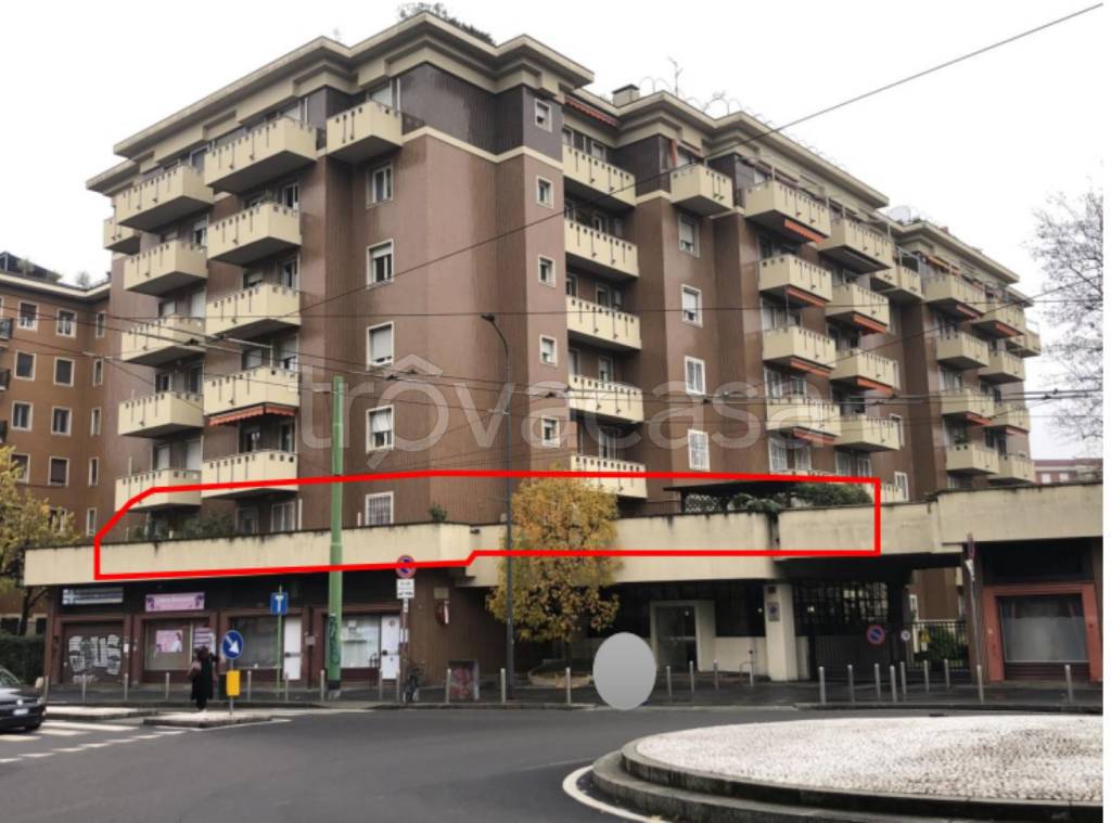 appartamento in vendita a Milano in zona Piazzale Lodi