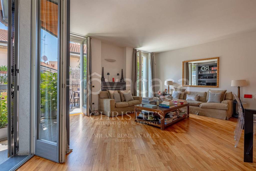 appartamento in vendita a Milano in zona Porta Ticinese