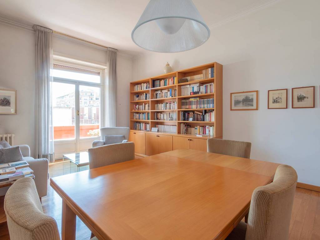 appartamento in vendita a Milano in zona Città Studi