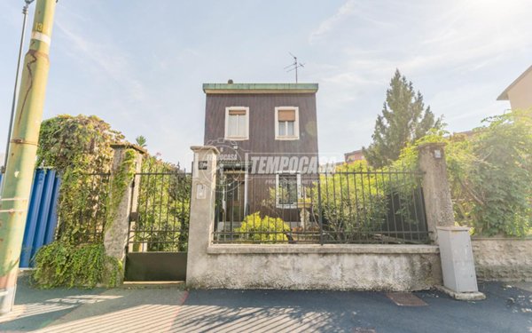appartamento in vendita a Milano in zona Garegnano