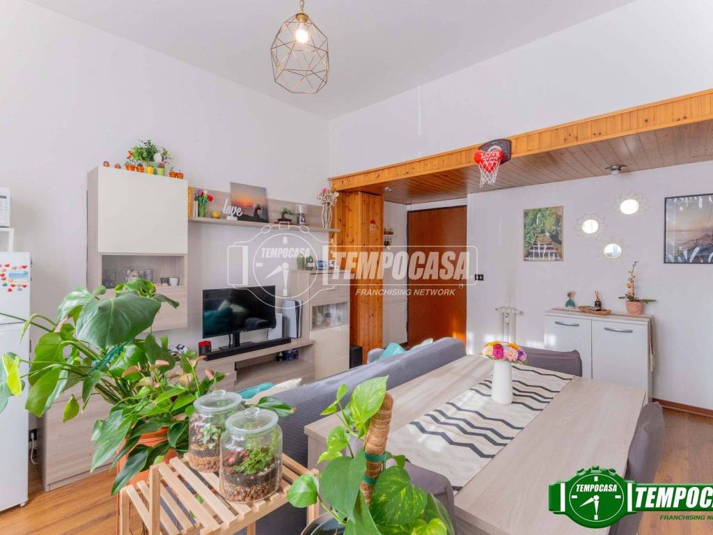 appartamento in vendita a Milano in zona Montalbino