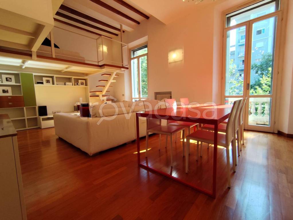 appartamento in vendita a Milano in zona Città Studi
