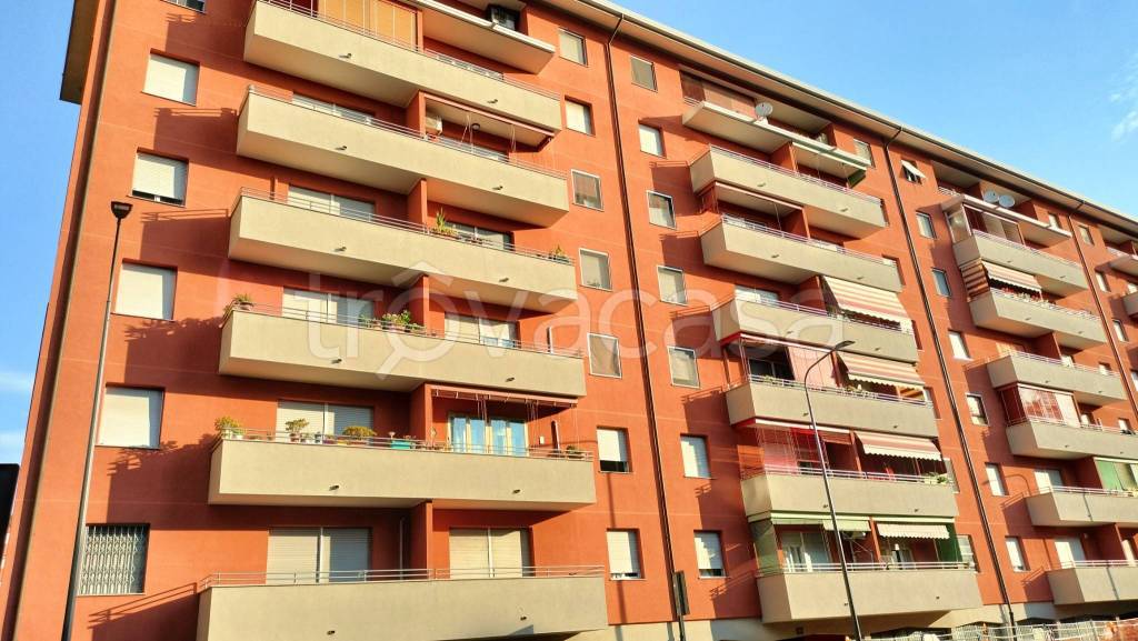 appartamento in vendita a Milano in zona Gallaratese