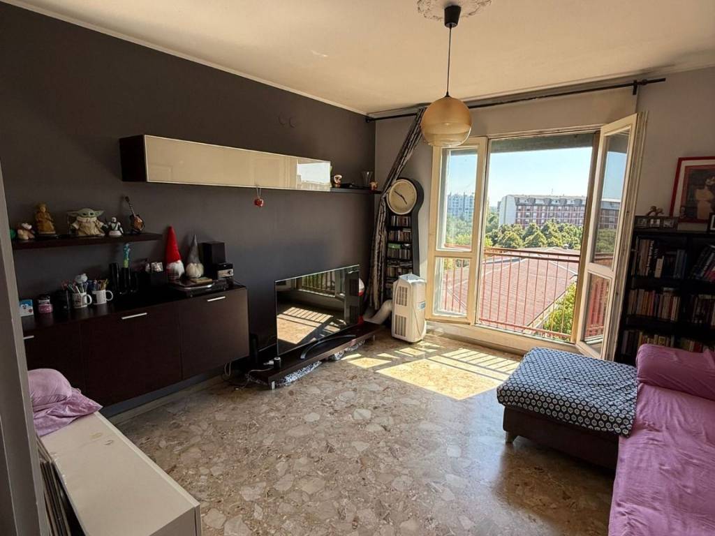 appartamento in vendita a Milano in zona Famagosta