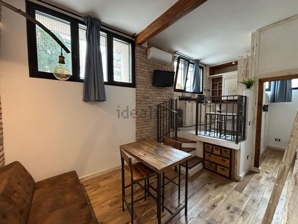 appartamento in vendita a Milano in zona Ronchetto sul Naviglio