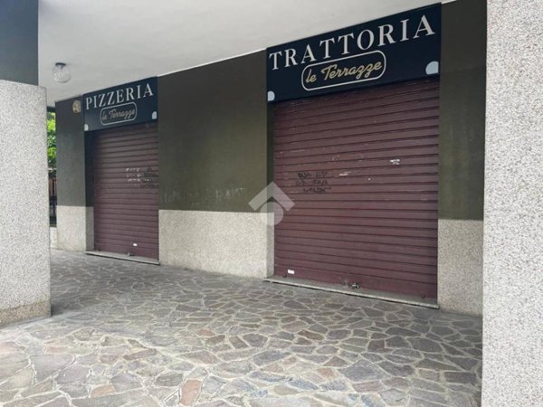 negozio in vendita a Milano in zona Gratosoglio