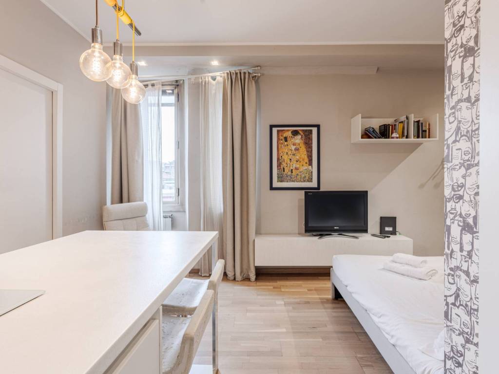 appartamento in vendita a Milano in zona Porta Vittoria