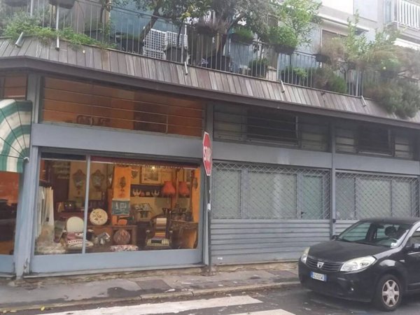 negozio in vendita a Milano in zona Affori