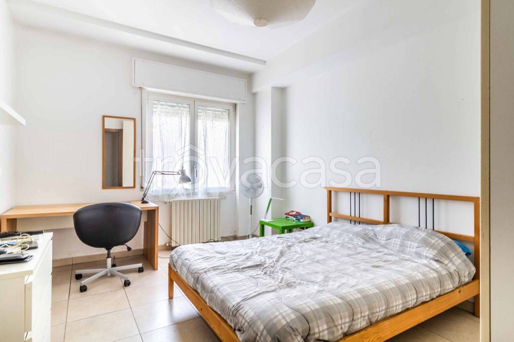 appartamento in vendita a Milano in zona Famagosta