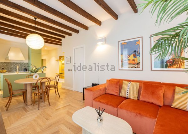 appartamento in vendita a Milano in zona Sant'Ambrogio