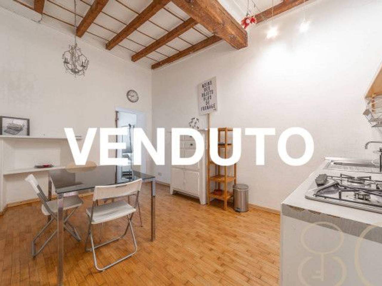 appartamento in vendita a Milano in zona Sant'Ambrogio