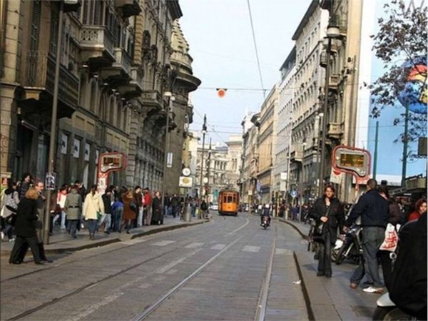intera palazzina in vendita a Milano in zona Centro Storico