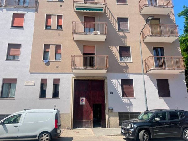 negozio in vendita a Milano in zona Precotto