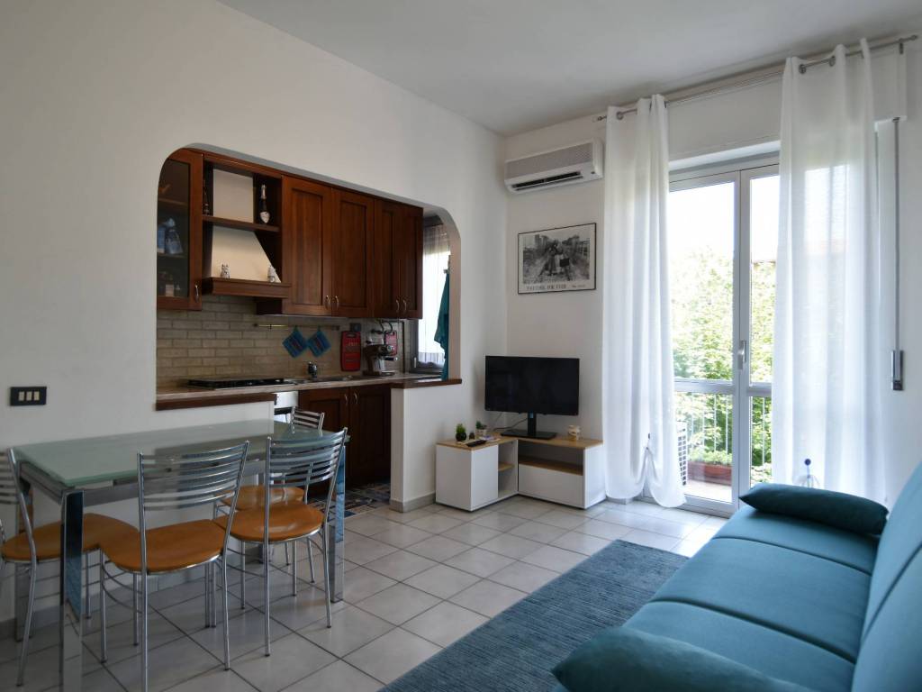 appartamento in vendita a Milano in zona Baggio