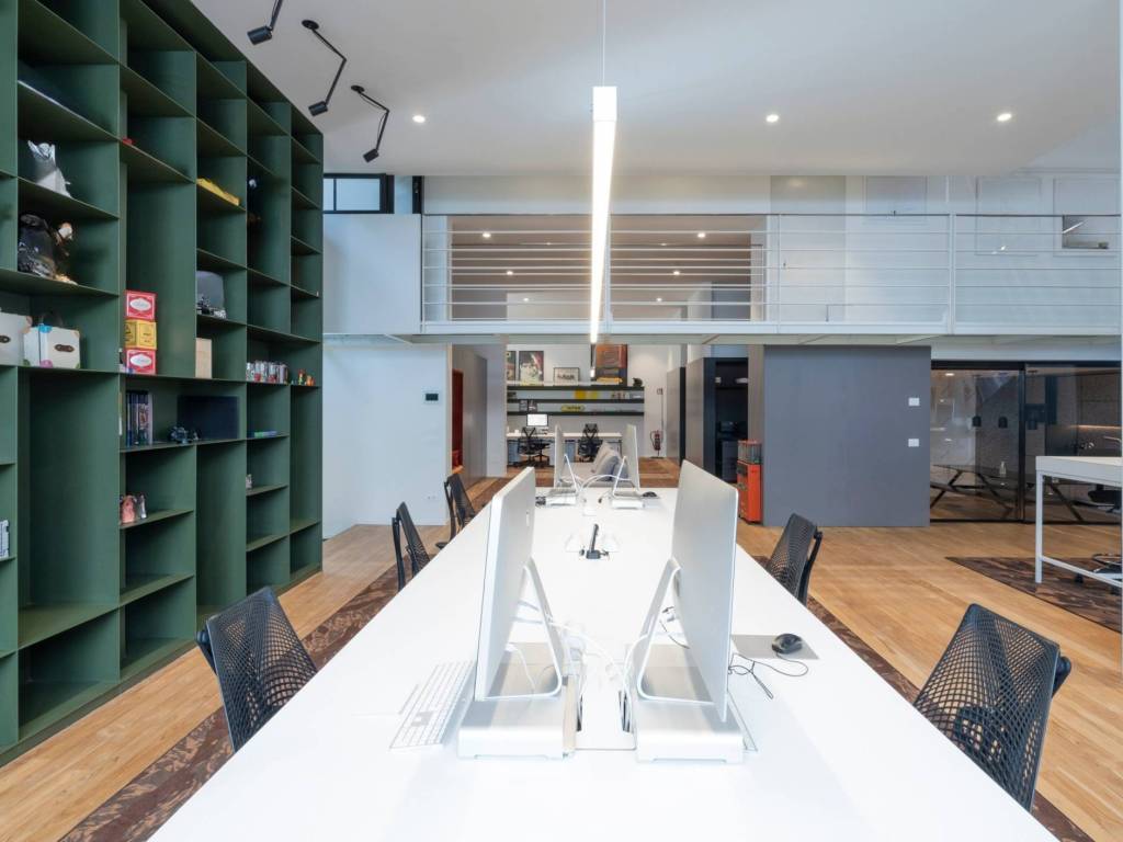 ufficio in vendita a Milano in zona Famagosta