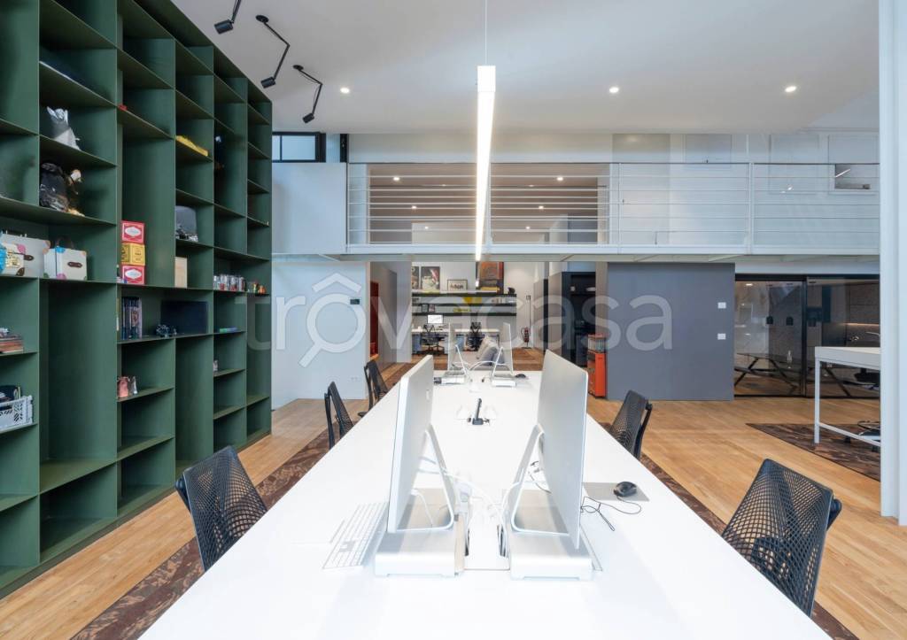 ufficio in vendita a Milano in zona Barona