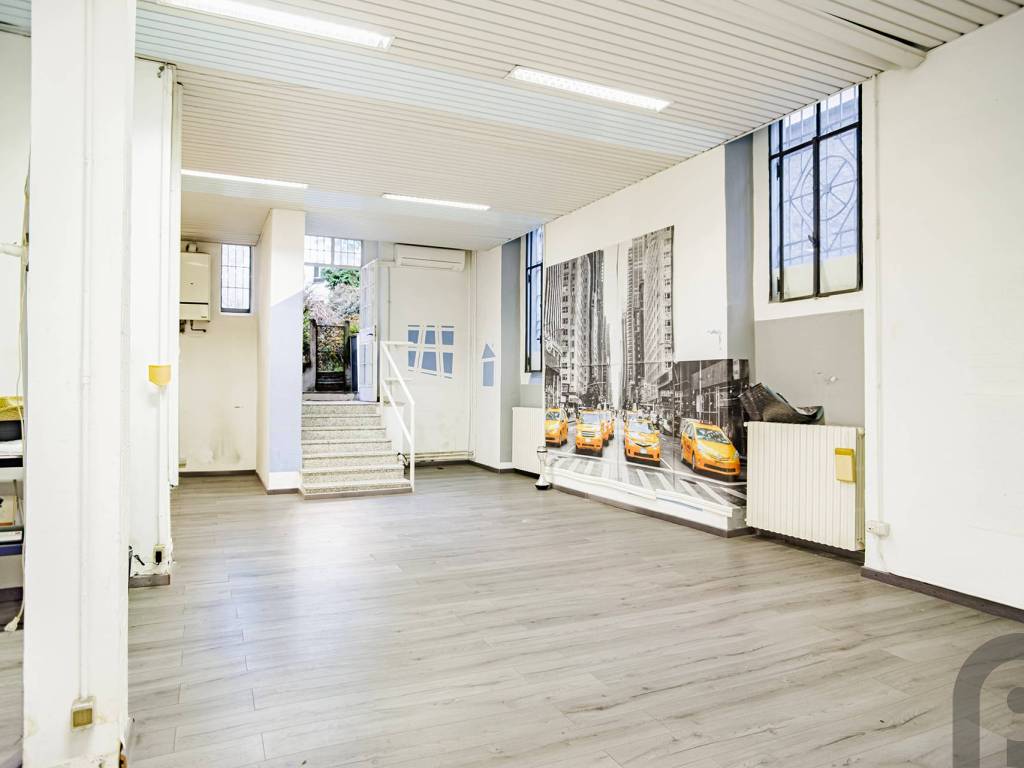 ufficio in vendita a Milano in zona Solari