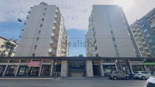 appartamento in vendita a Milano in zona Cinque Giornate