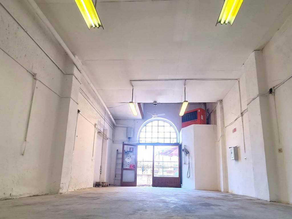 appartamento in vendita a Milano in zona Baggio