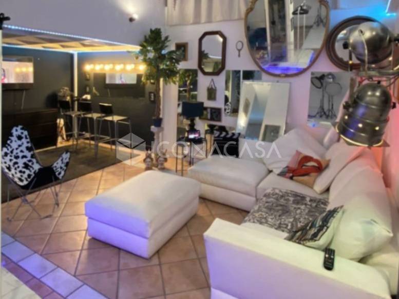 appartamento in vendita a Milano in zona Porta Vittoria