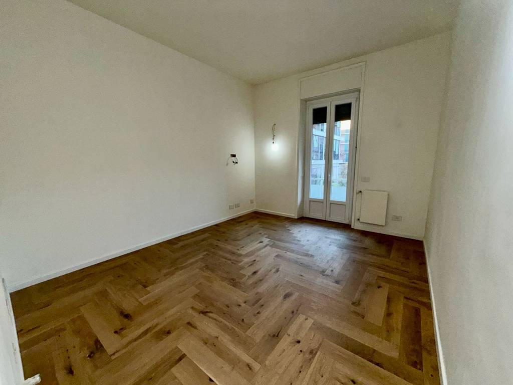 appartamento in vendita a Milano in zona Guastalla