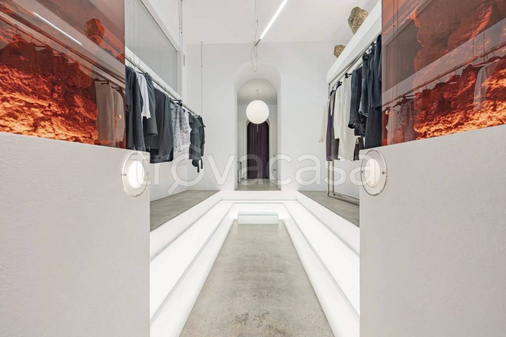 negozio in vendita a Milano in zona Isola