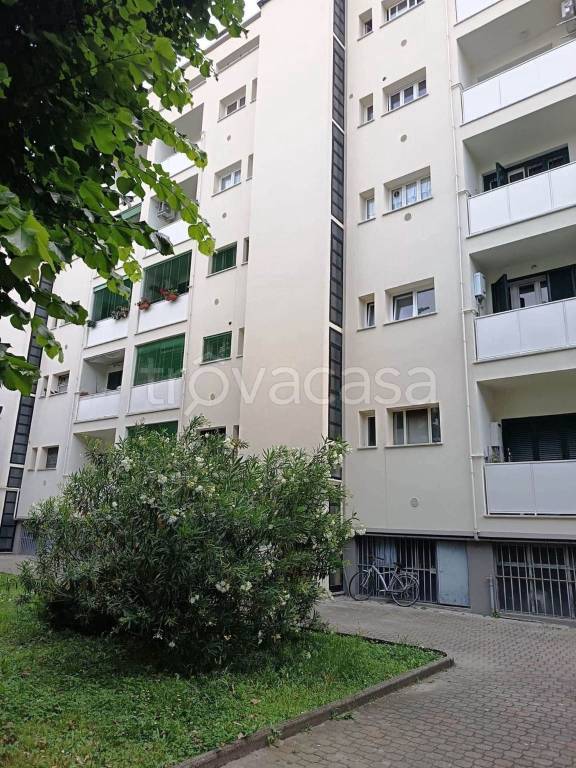 appartamento in vendita a Milano in zona Città Studi