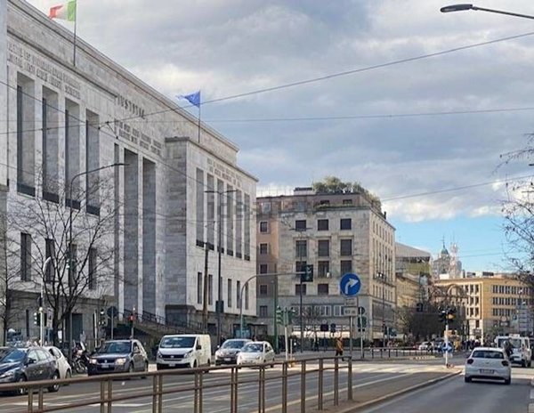 negozio in vendita a Milano in zona Porta Vittoria