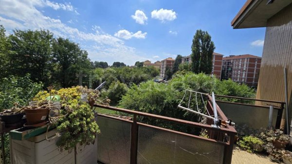 appartamento in vendita a Milano in zona Baggio