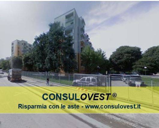 appartamento in vendita a Milano in zona Quarto Oggiaro
