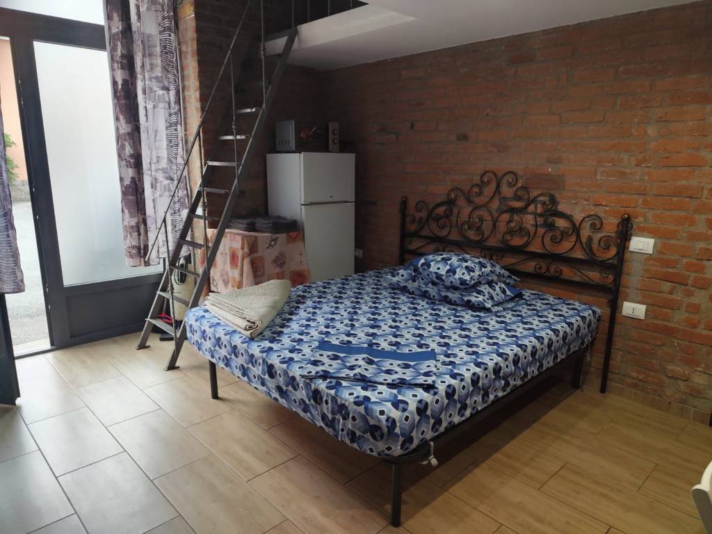 appartamento in vendita a Milano in zona Famagosta
