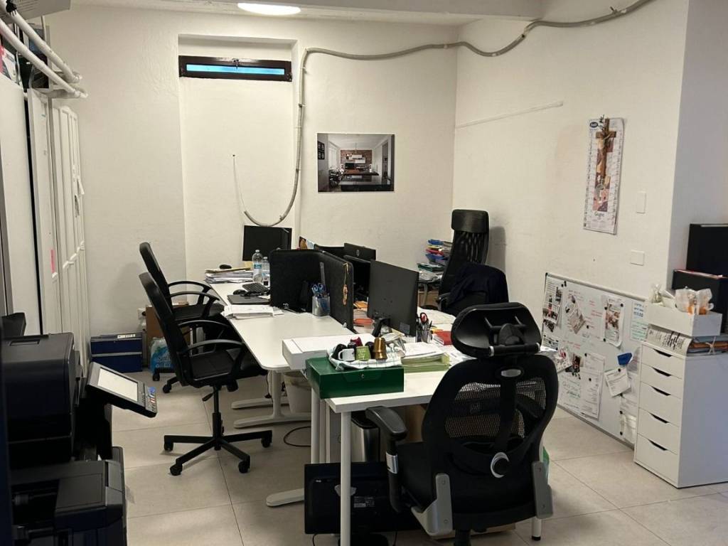 ufficio in vendita a Milano in zona Solari