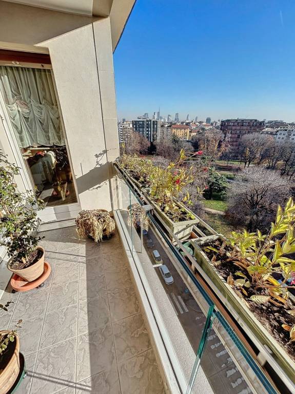 appartamento in vendita a Milano in zona Sempione