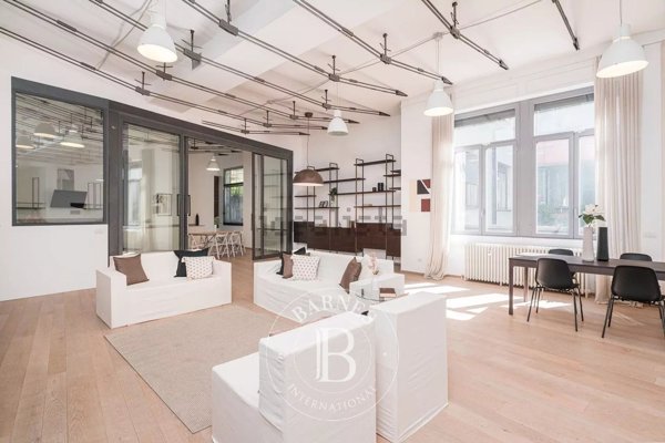 appartamento in vendita a Milano in zona Sant'Ambrogio