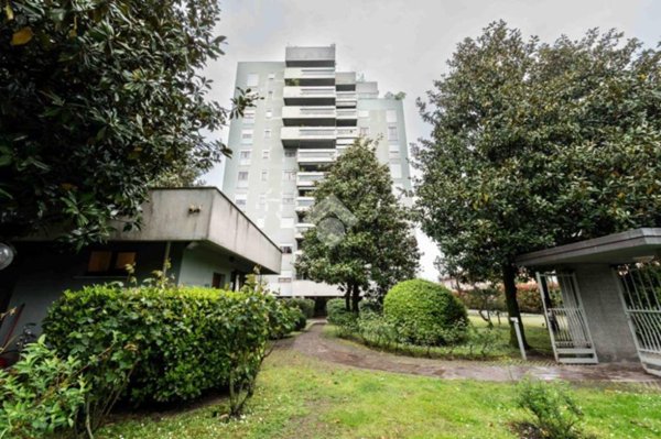 appartamento in vendita a Milano in zona Corvetto
