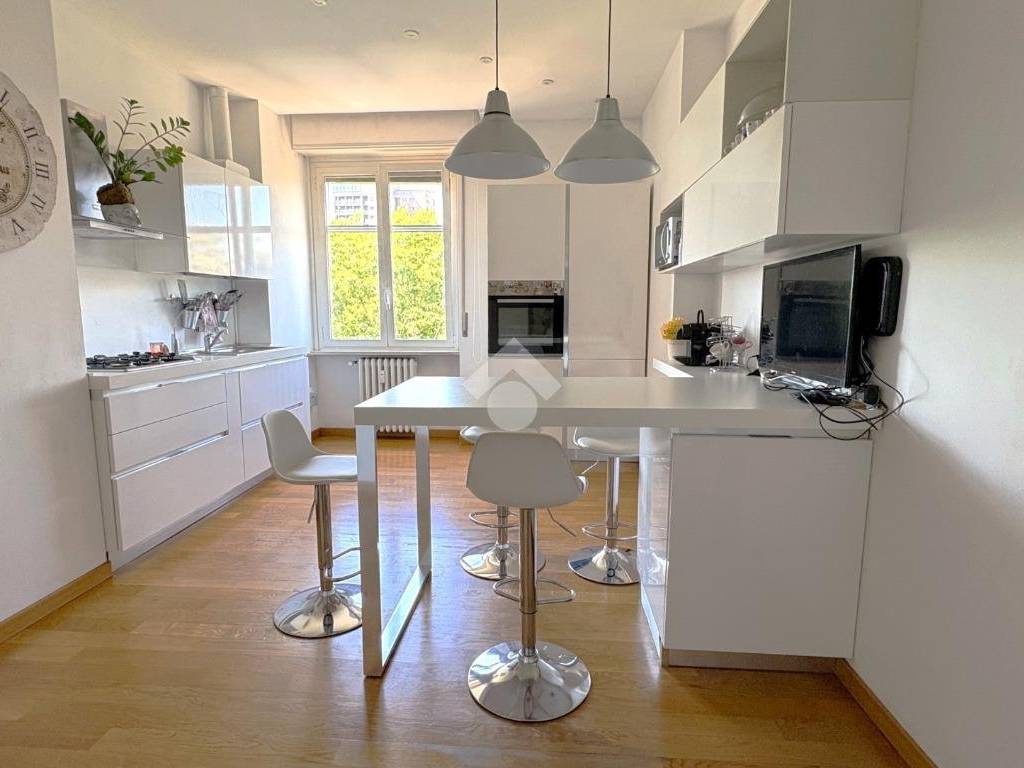 appartamento in vendita a Milano in zona Famagosta