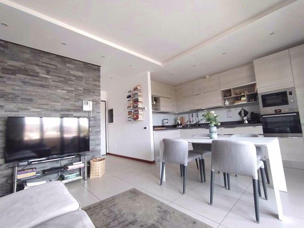 appartamento in vendita a Milano in zona Restocco Maroni