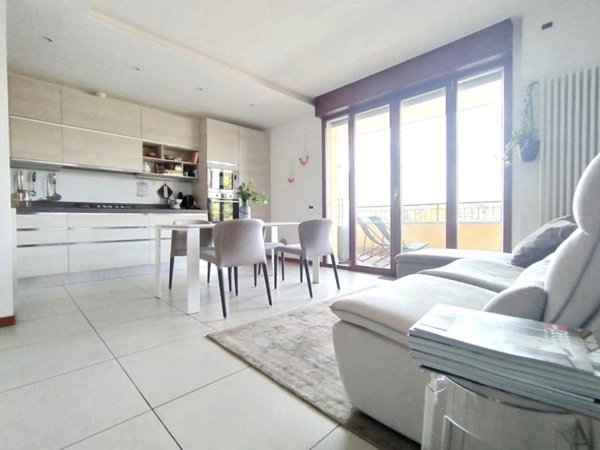 appartamento in vendita a Milano in zona Restocco Maroni