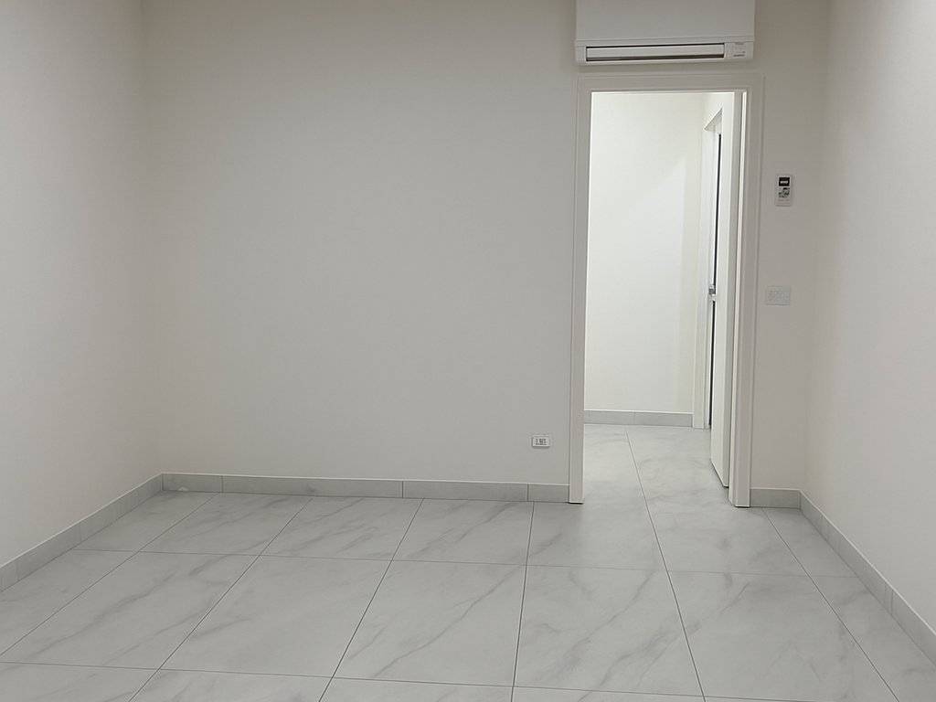 locale commerciale in vendita a Milano in zona Isola