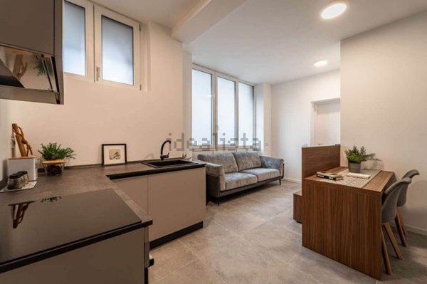 appartamento in vendita a Milano in zona Famagosta