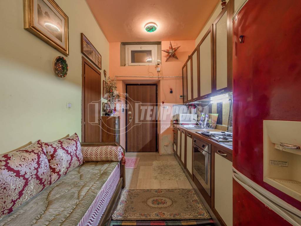 appartamento in vendita a Milano in zona Vigentino