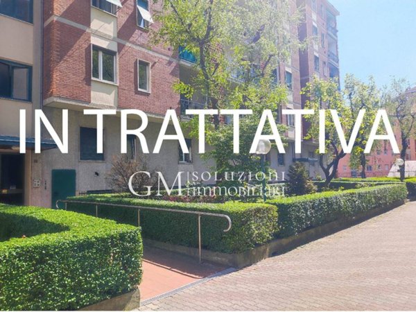 appartamento in vendita a Milano in zona Lorenteggio