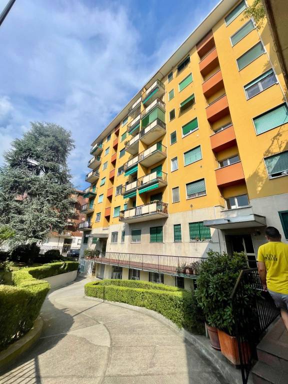 appartamento in vendita a Milano in zona Piazzale Lodi