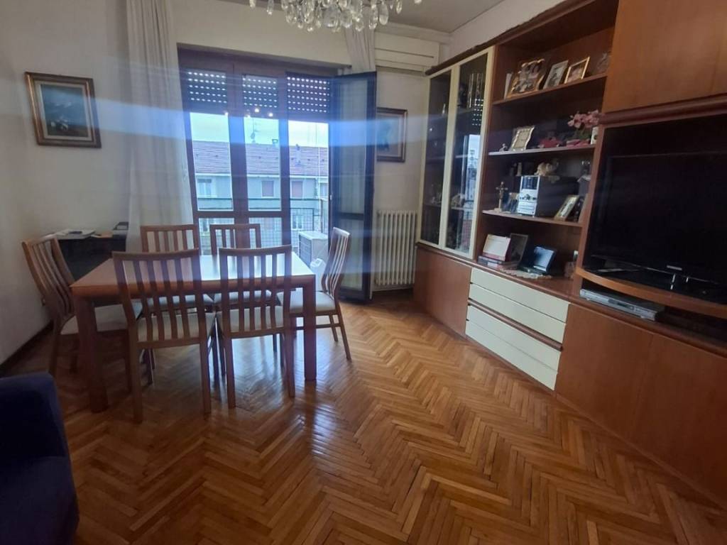 appartamento in vendita a Milano in zona Solari
