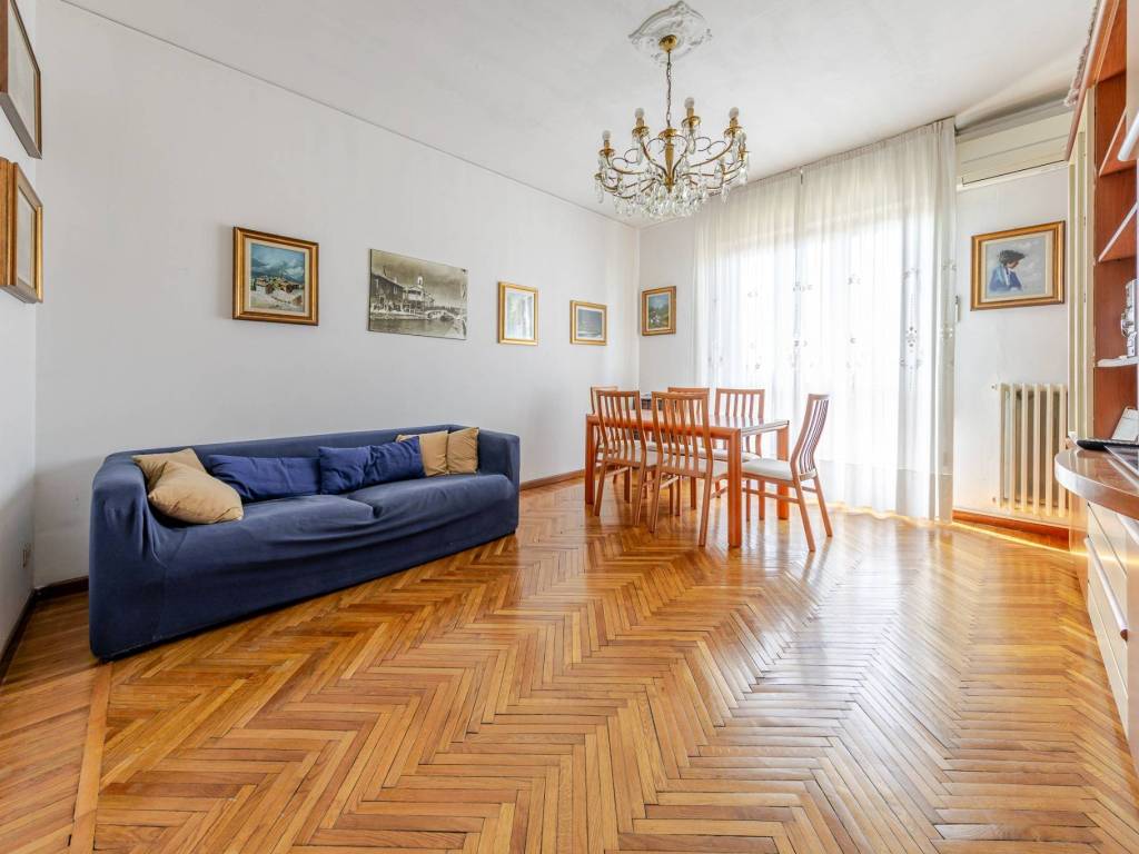 appartamento in vendita a Milano in zona Solari