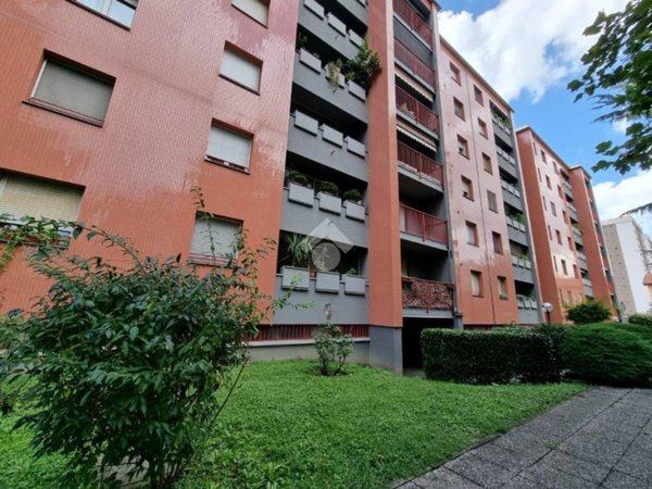 appartamento in vendita a Milano in zona Baggio