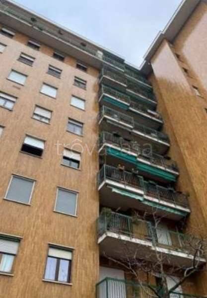 appartamento in vendita a Milano in zona Lorenteggio